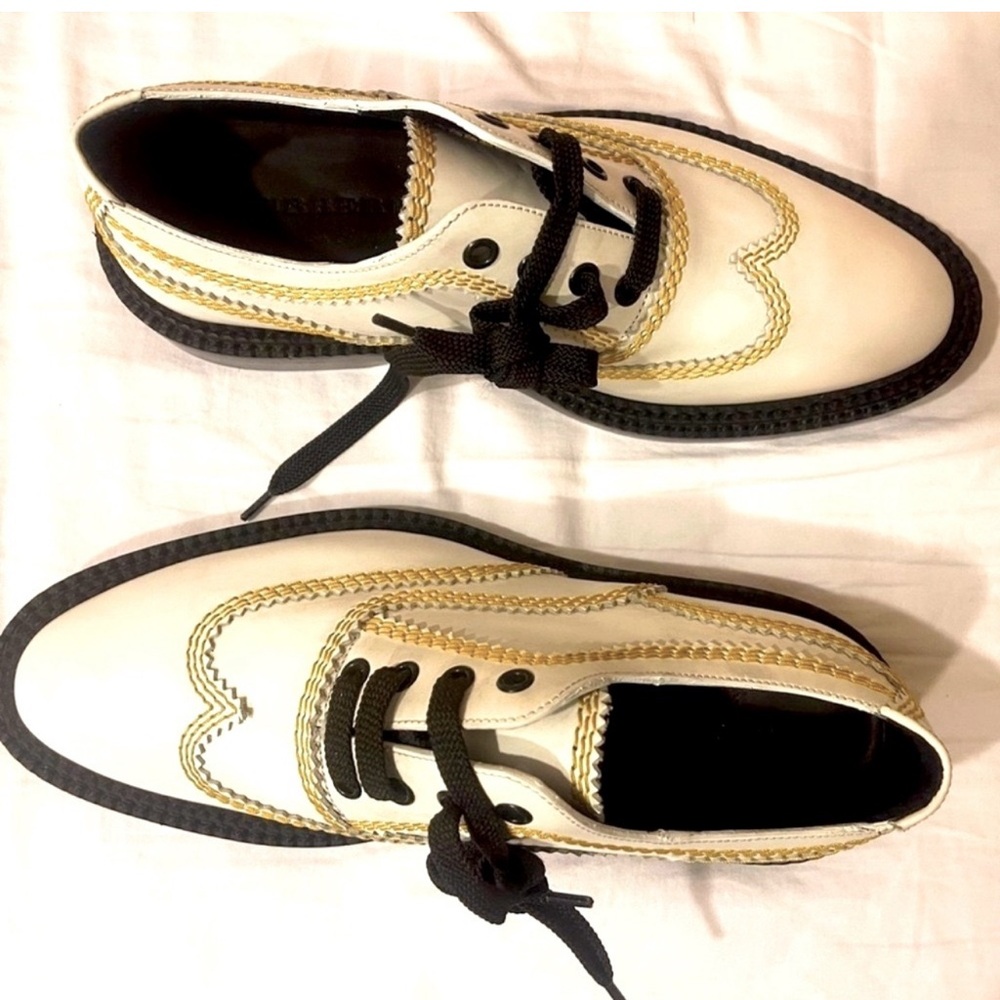 Burberry Cream and Black Shoes - Picture 3 of 9
